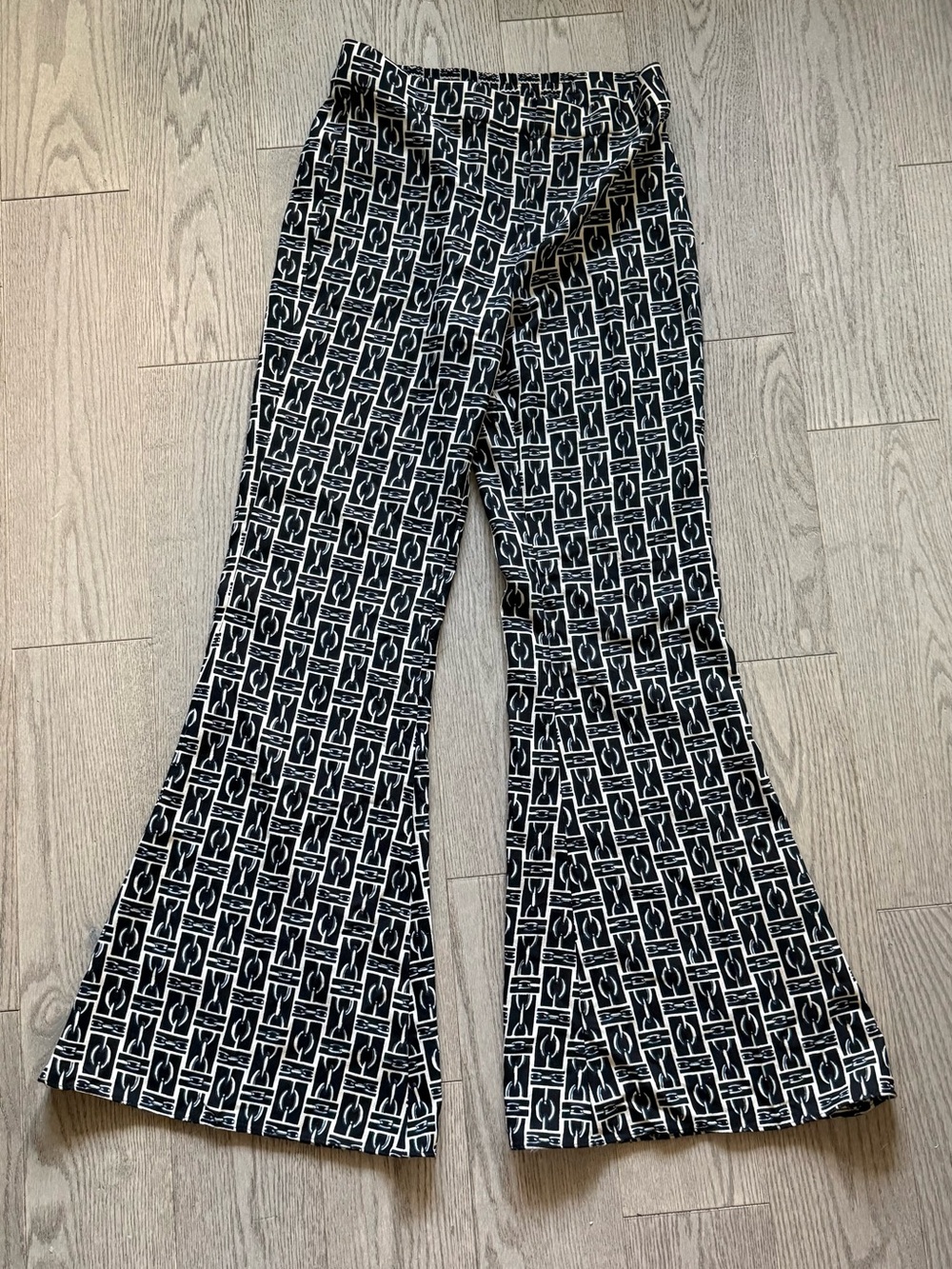 Zara Woman Chain Print High Waist Flared Pants in size S